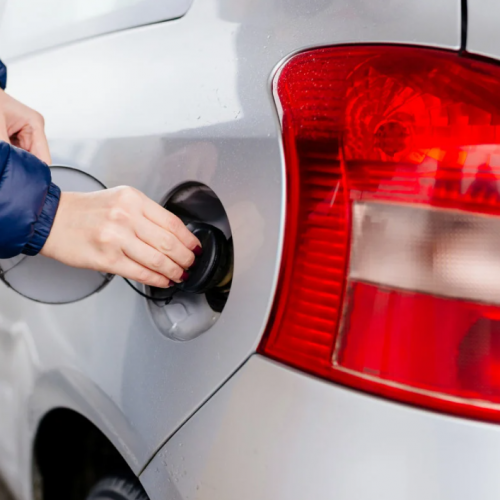 Tampa do Tanque de Combustível e de Óleo do Motor: Quando é Necessário Trocar?